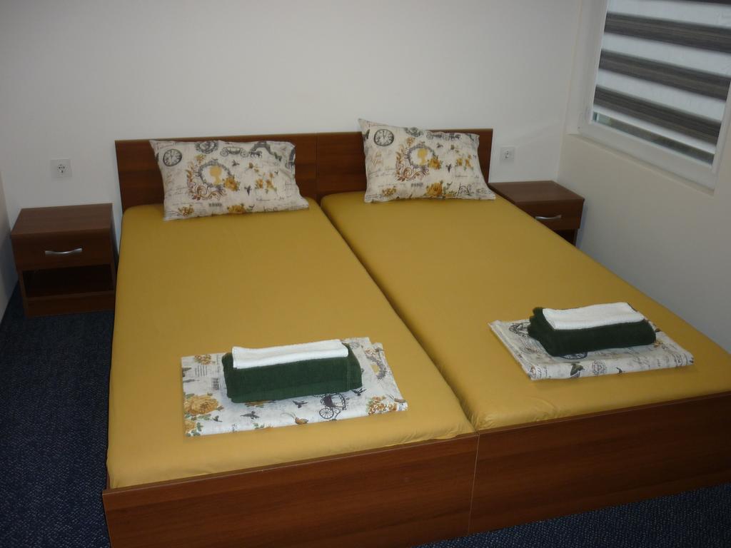 YALTA guesthouse Ruse Extérieur photo